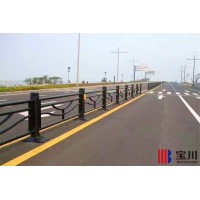 四川交通护栏,交通栏杆多钱钱一米,交通防护栏,宝川