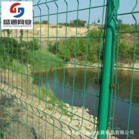 厂家现货双边丝护栏网 高速公路安全防护网 圈地养殖双边防护网